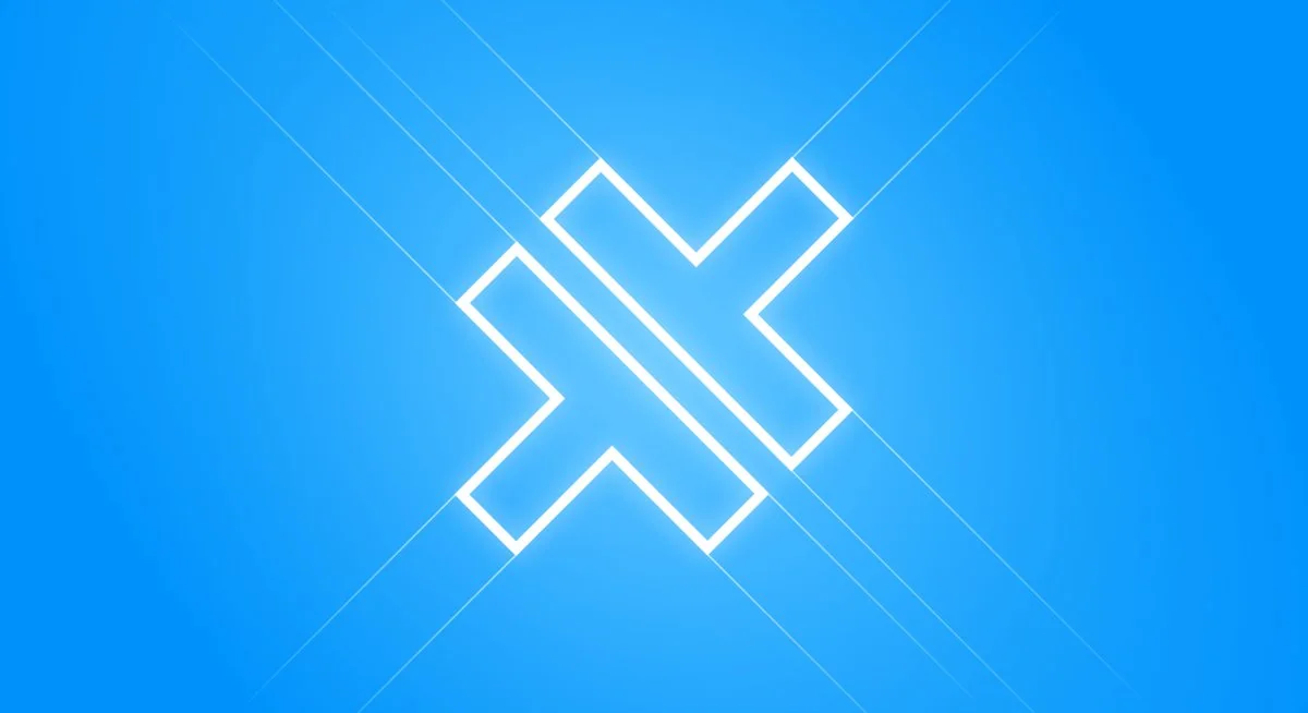 Il logo di Capacitor: una X bianca stilizzata al neon su sfondo azzurro
